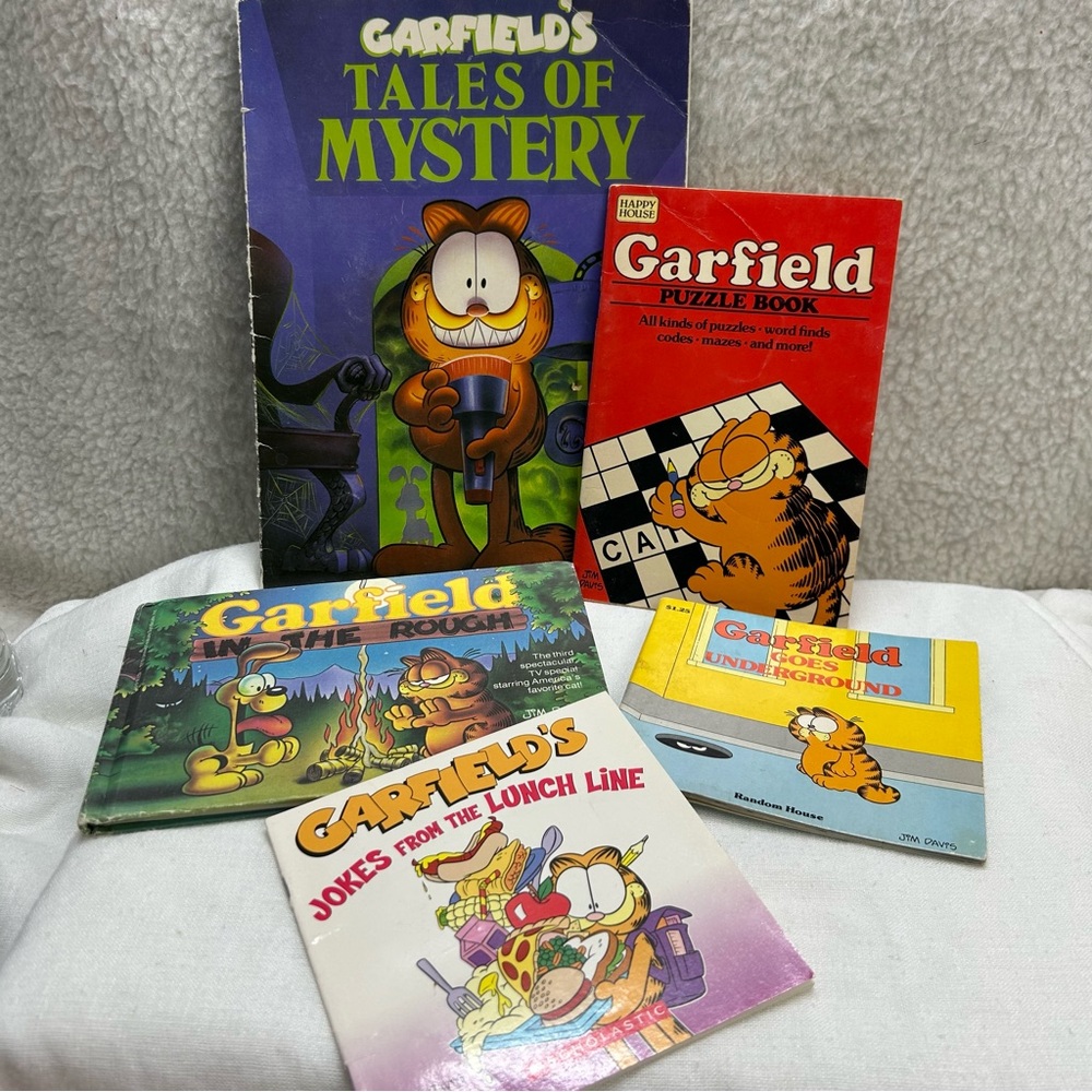 Vintage Garfield book lot of 5 puzzle word find comic tales of mystery